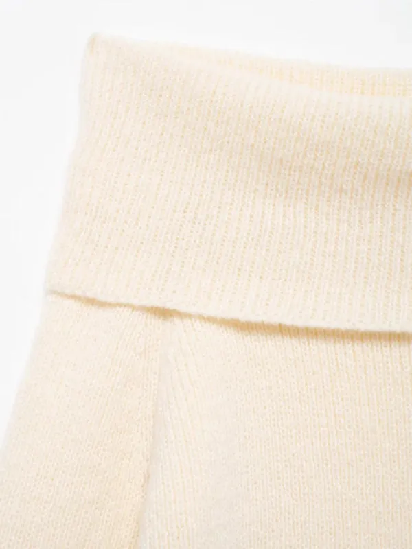 Trendy Off-Shoulder Knit Sweater for Cool, Casual Days